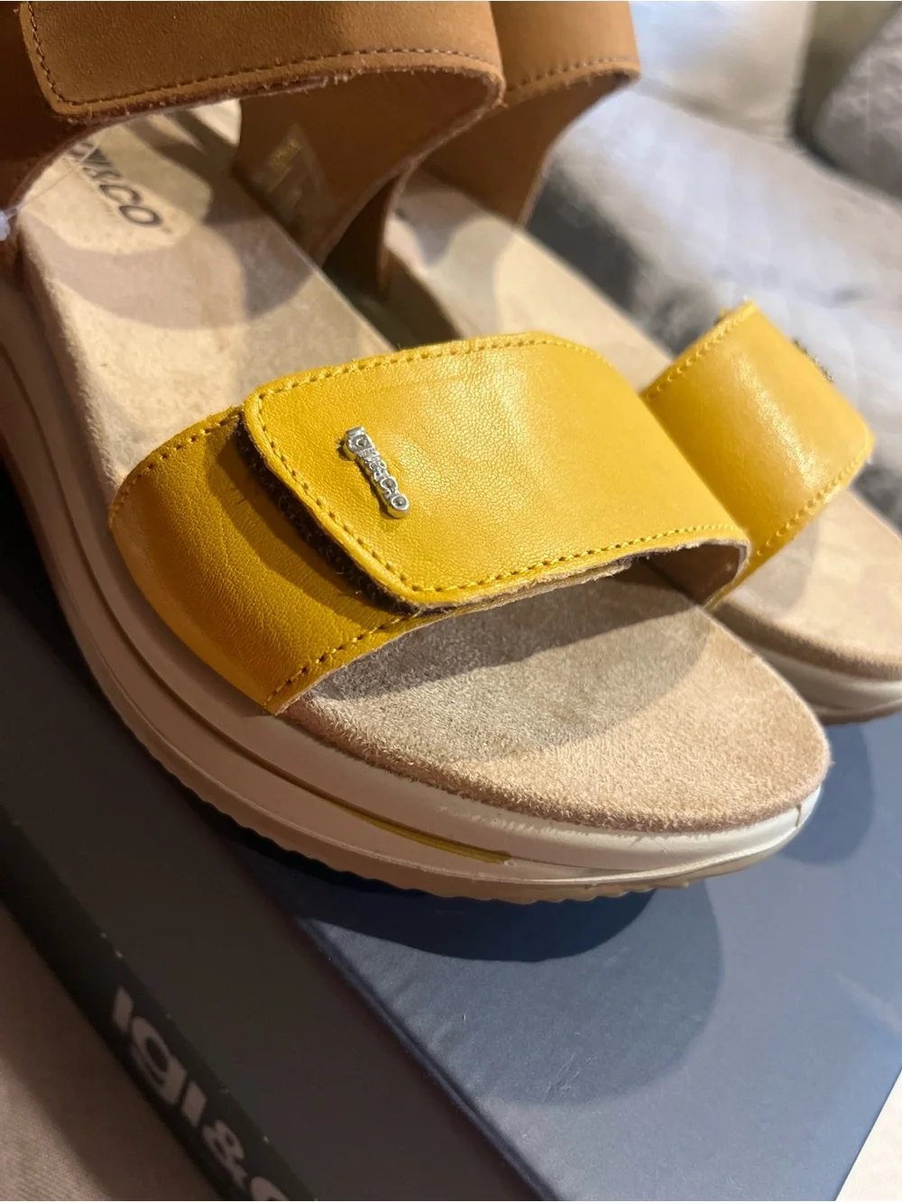 IGI&CO Yellow and Tan Platform Comfort Sandals